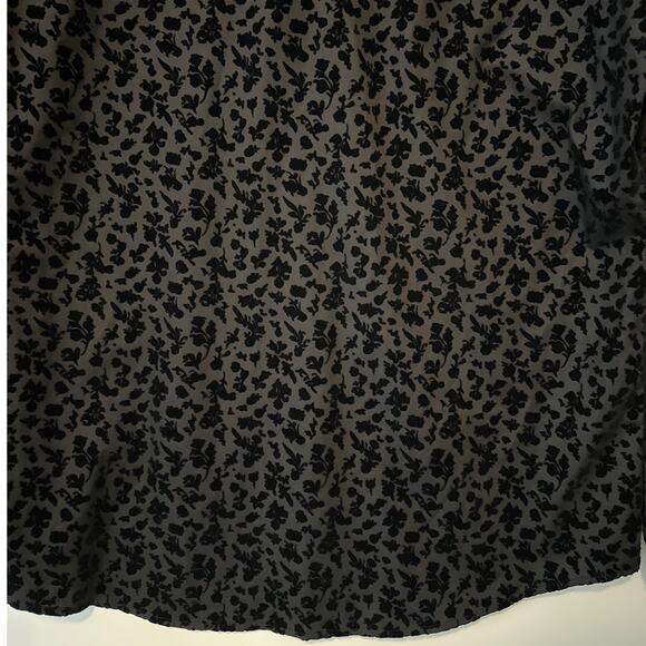 INC Flocked Velvet Floral Blouse Black Size M Goth Glam Holiday Textured Office - Picture 9 of 11
